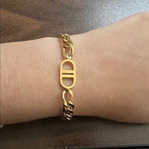 Gold plated stainless steel Cuban link bracelet with pendant